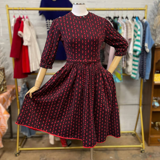 1950’s red and black heart pattern novelty print Serbin Swiss-ette fit and flare dress / size S M